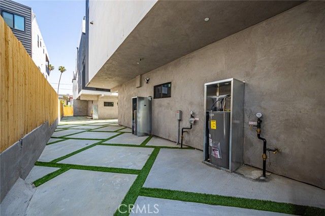 242 N DILLON, Silver Lake, CA 90026