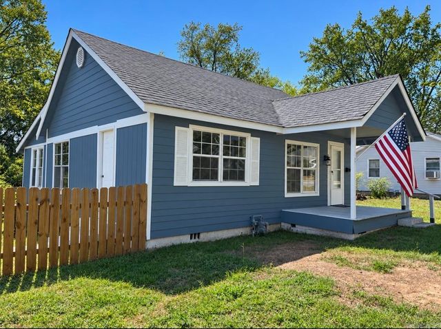 808 W Hazel Street, Benton, AR 72015