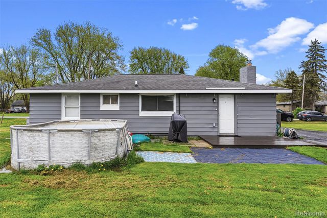3102 Coin Street, Burton, MI 48519
