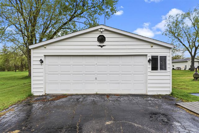 3102 Coin Street, Burton, MI 48519