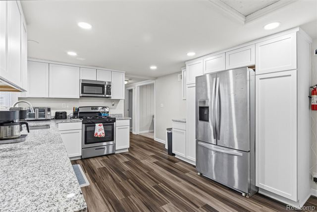 3102 Coin Street, Burton, MI 48519