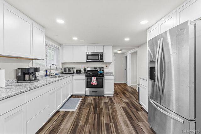 3102 Coin Street, Burton, MI 48519
