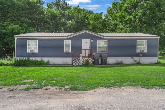 950 Lafayette Street, Plainwell, MI 49080