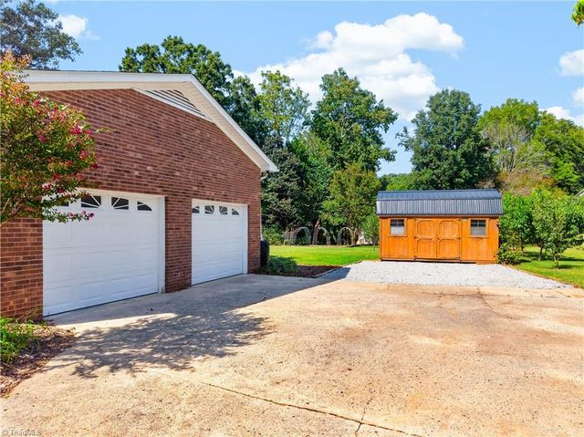 3936 Creekview Drive, Trinity, NC 27370