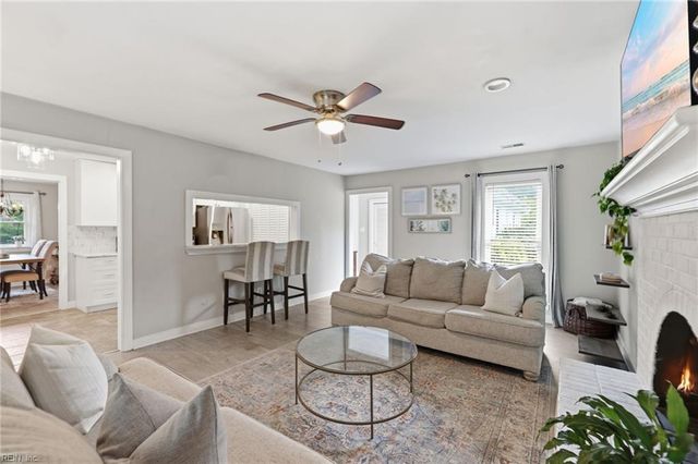 1264 Parkside PL, Virginia Beach, VA 23454