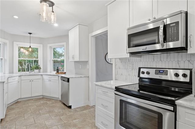 1264 Parkside PL, Virginia Beach, VA 23454