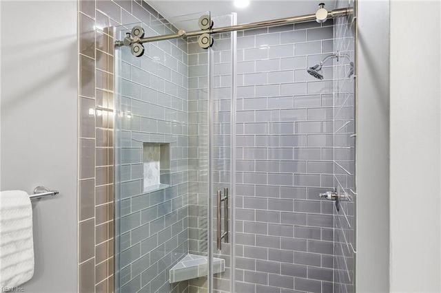 1264 Parkside PL, Virginia Beach, VA 23454