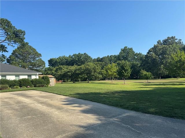 1264 Parkside PL, Virginia Beach, VA 23454