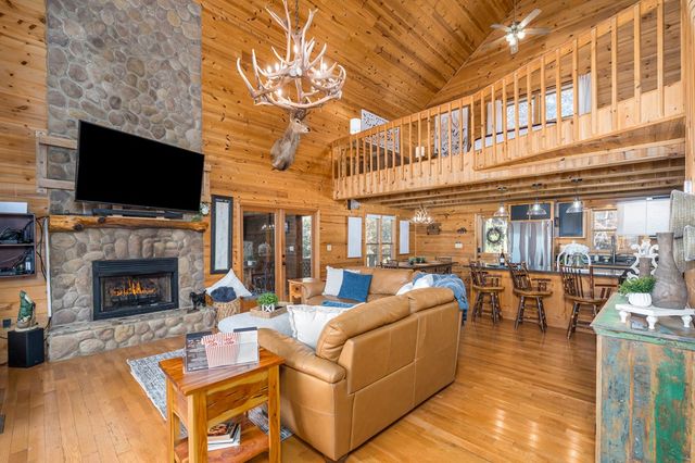 363 Crestview Drive, Morganton, GA 30560