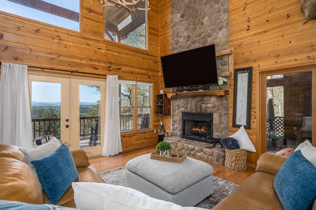 363 Crestview Drive, Morganton, GA 30560