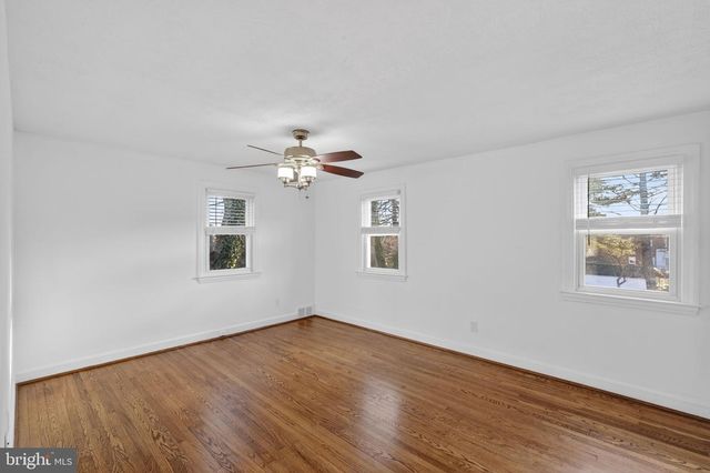 349 KIRKS LN, Drexel Hill, PA 19026