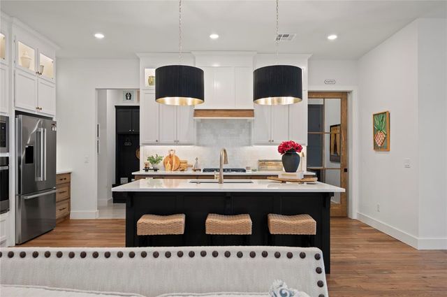 16217 Blackberry Farm Road, Edmond, OK 73013