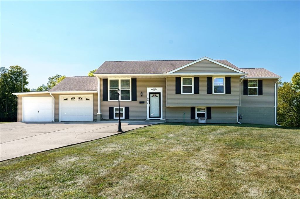 1109 Montgomery Avenue, Springfield, OH 45506