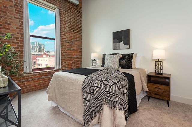 150 E Main Street, 305, Columbus, OH 43215