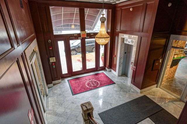 150 E Main Street, 305, Columbus, OH 43215
