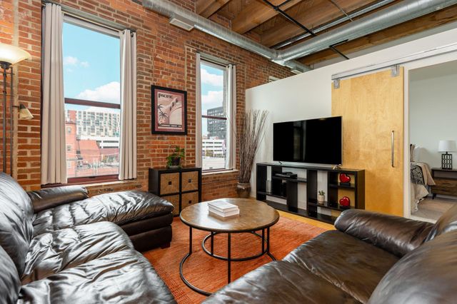 150 E Main Street, 305, Columbus, OH 43215