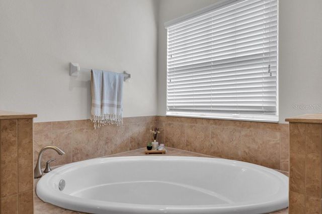 5331 SAGECREST DRIVE, Lithia, FL 33547