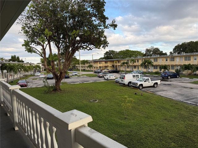 165 NE 203rd Ter 30, Miami Gardens, FL 33179