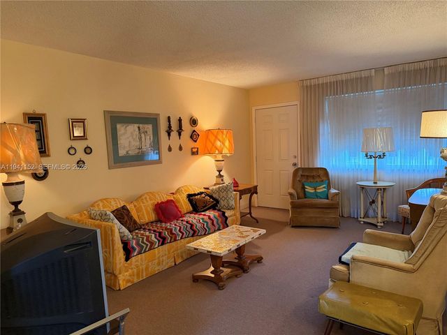 165 NE 203rd Ter 30, Miami Gardens, FL 33179