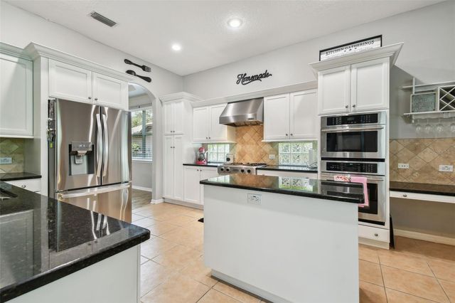 3025 NAUGHTON WAY, Tarpon Springs, FL 34688