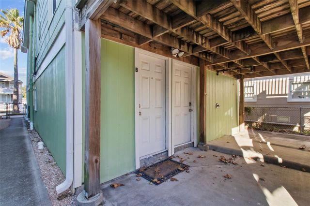 2603 Bernardo De Glavez Unit B, Galveston, TX 77550