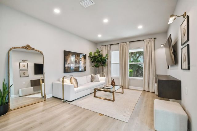 3814 WEST DE LEON STREET, Tampa, FL 33609