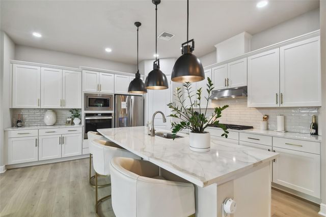 3814 WEST DE LEON STREET, Tampa, FL 33609