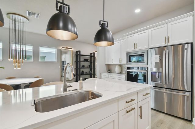 3814 WEST DE LEON STREET, Tampa, FL 33609