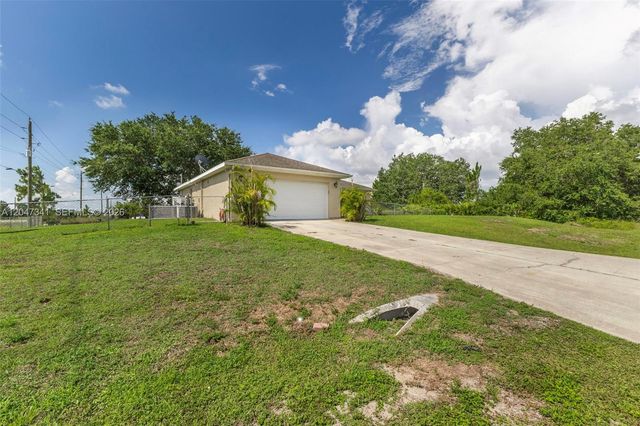 2501 57th Street W, Lehigh Acres, FL 33971