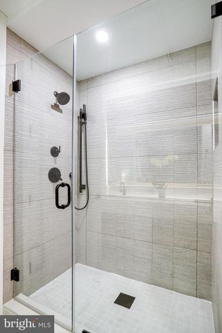 2525 PENNSYLVANIA AVE NW #204, Washington, DC 20037