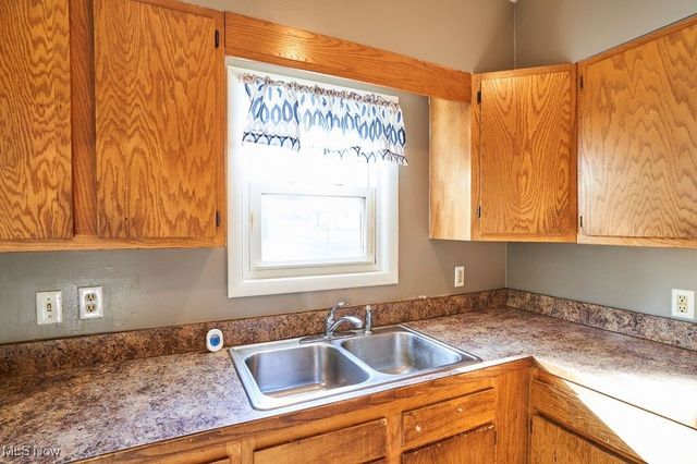 990 Baird Street, Akron, OH 44306