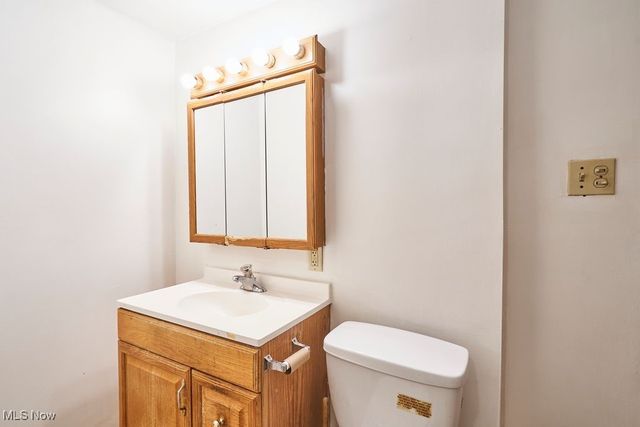 990 Baird Street, Akron, OH 44306