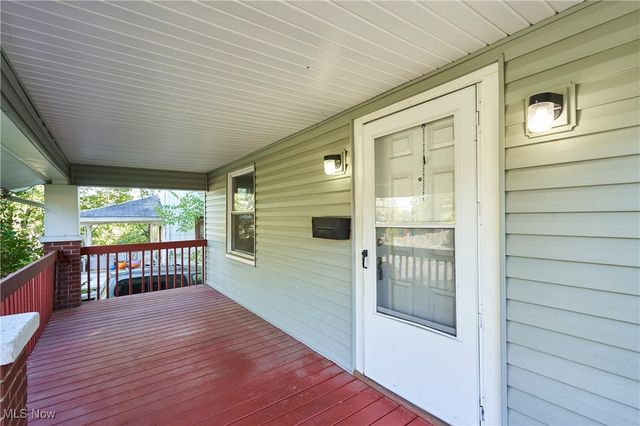 990 Baird Street, Akron, OH 44306