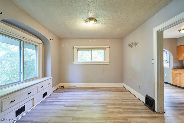 990 Baird Street, Akron, OH 44306