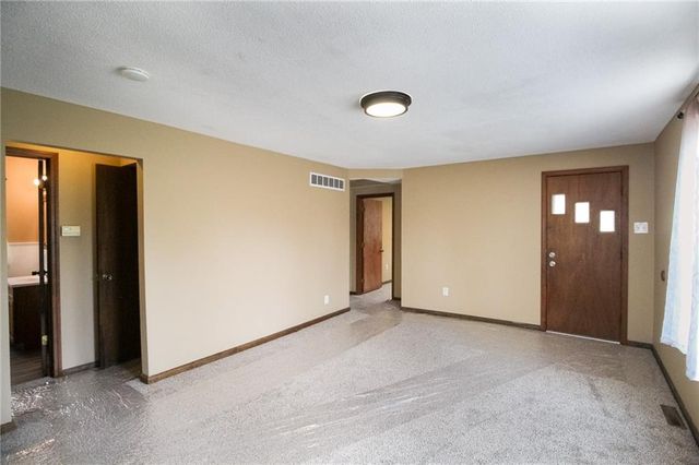 1014 E Smith Avenue, Independence, MO 64050