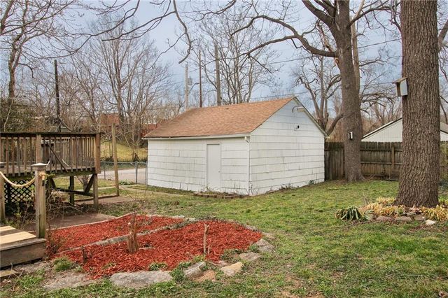 1014 E Smith Avenue, Independence, MO 64050