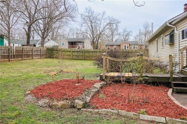 1014 E Smith Avenue, Independence, MO 64050