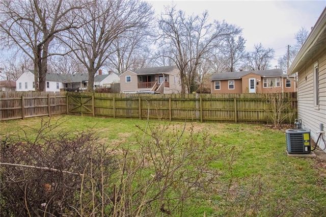 1014 E Smith Avenue, Independence, MO 64050