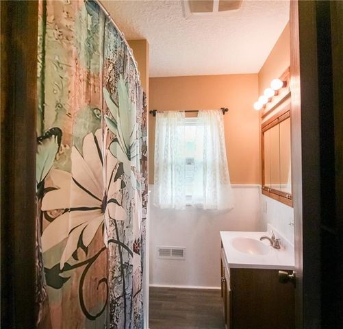 1014 E Smith Avenue, Independence, MO 64050