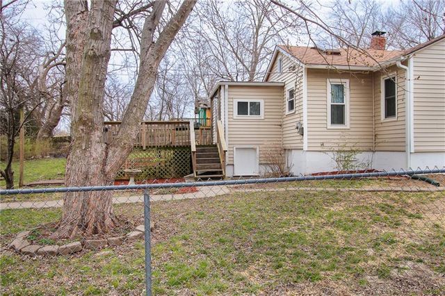 1014 E Smith Avenue, Independence, MO 64050