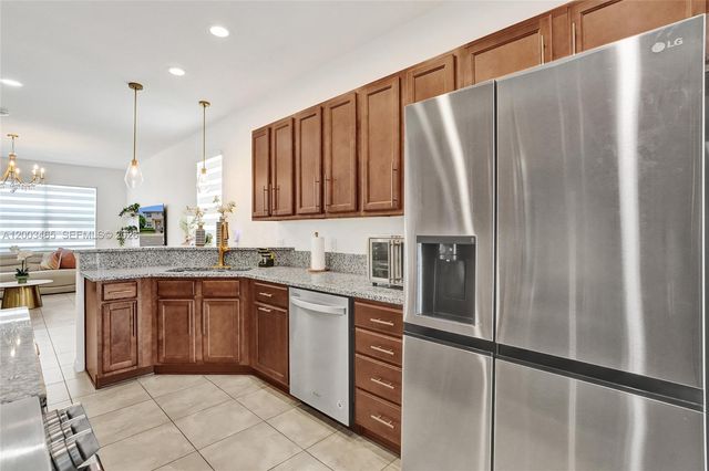 4002 Poinciana Ln, Hollywood, FL 33021