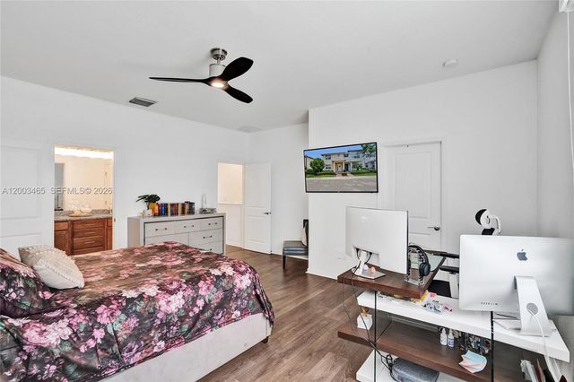 4002 Poinciana Ln, Hollywood, FL 33021