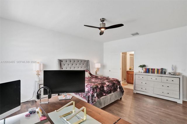 4002 Poinciana Ln, Hollywood, FL 33021