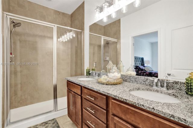 4002 Poinciana Ln, Hollywood, FL 33021