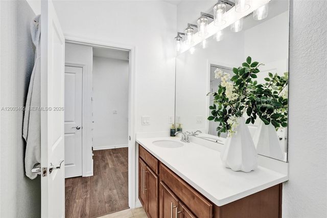 4002 Poinciana Ln, Hollywood, FL 33021