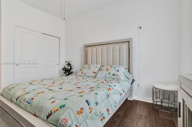 4002 Poinciana Ln, Hollywood, FL 33021