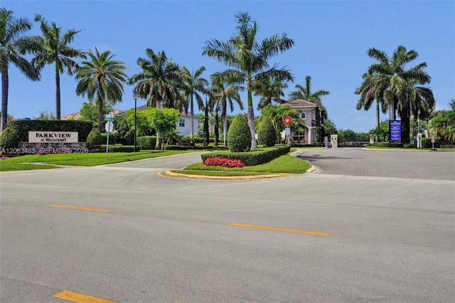 4002 Poinciana Ln, Hollywood, FL 33021