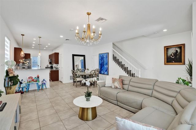 4002 Poinciana Ln, Hollywood, FL 33021