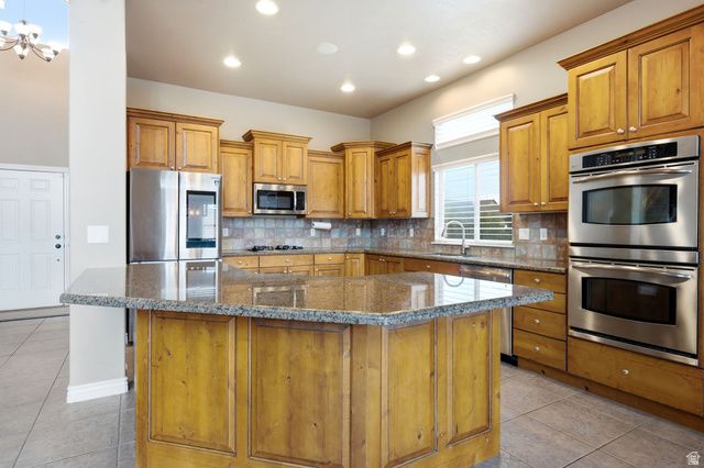 552 W MILLER WAY, Farmington, UT 84025