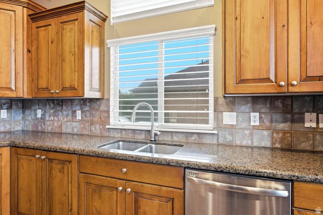 552 W MILLER WAY, Farmington, UT 84025